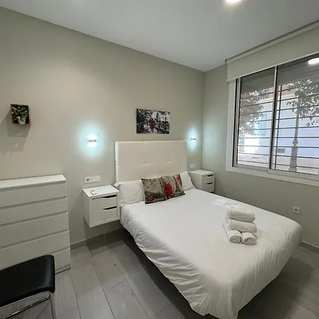 Patio De Naranjos Gcl *